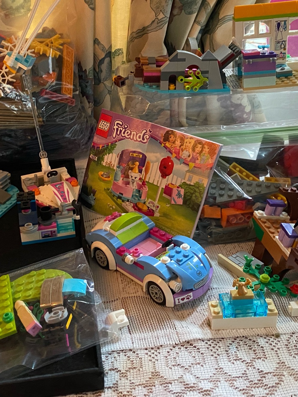 LEGO Partial Friends Set + 1  1/4 lb Assorted Legos + 100s Accessories
